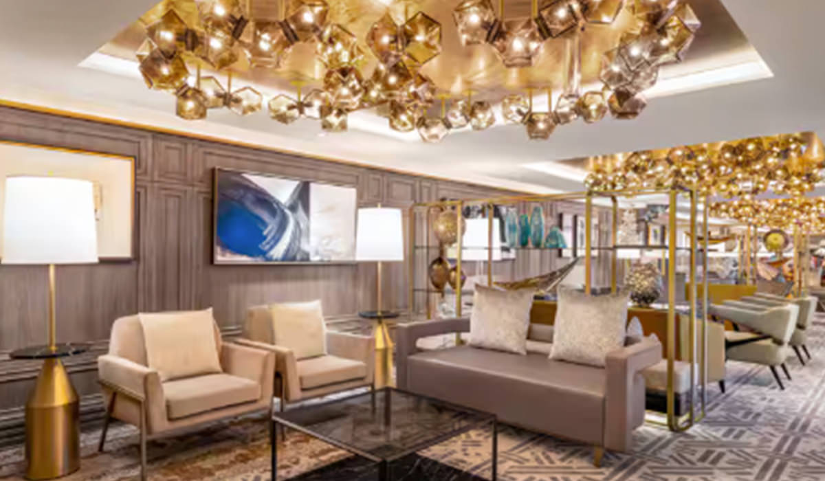 The Grand Lounge